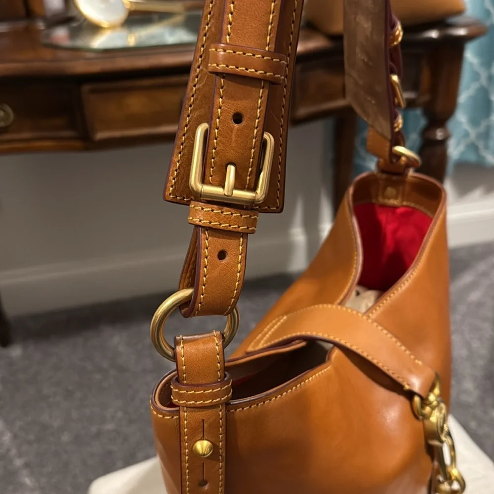 Dooney and Bourke Disney Passport Hobo Satchel - Rare find - Picture 6 of 11